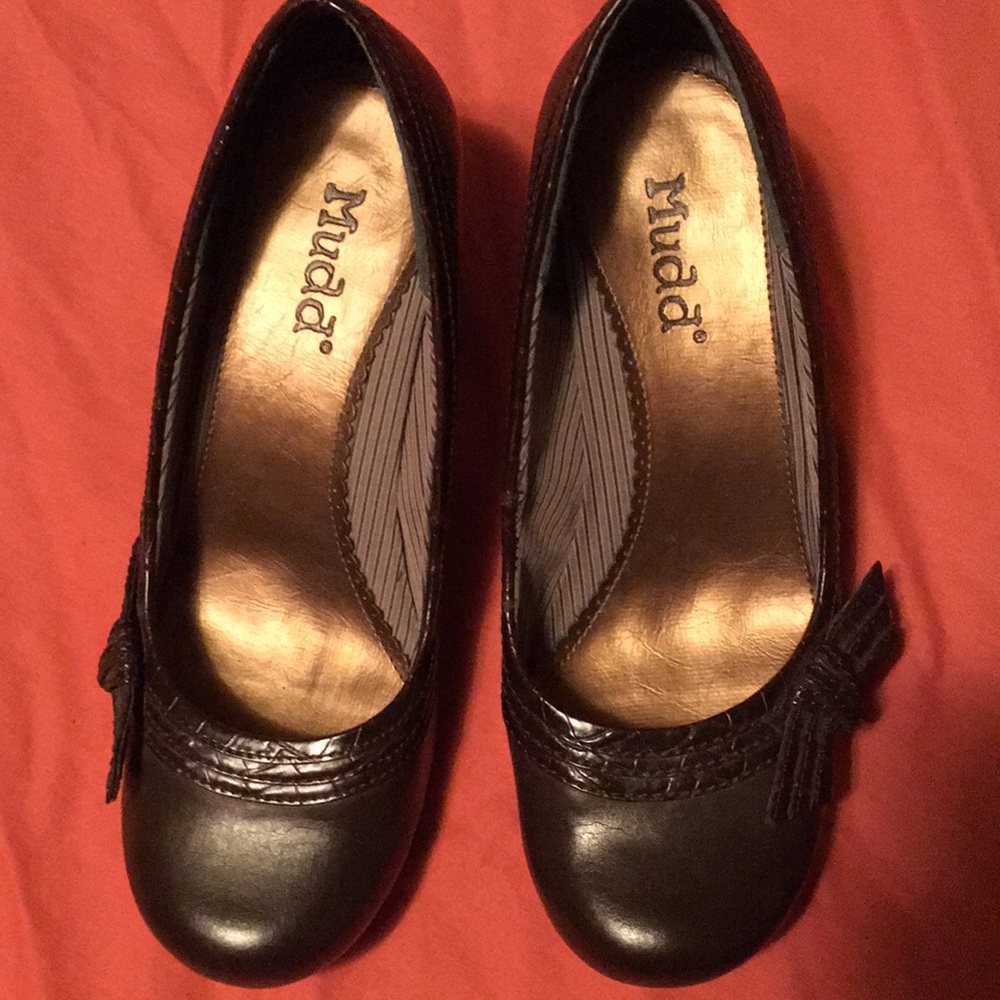 Mudd Brown Heels
